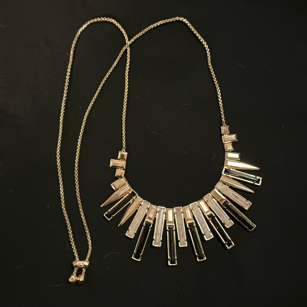 Kendra Scott necklace